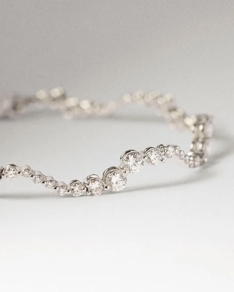 Diamonds and white gold Venus bracelet