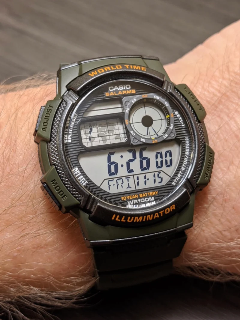 Casio Reloj Digital Deportivo con Hora Mundial - AE-1000W-3AV