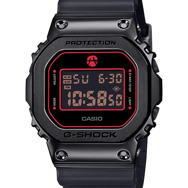 Reloj CASIO G-SHOCK GM-5600RH-1JR con cubierta metálica y firma de Rui Hachimura, modelo 5600 para hombre.