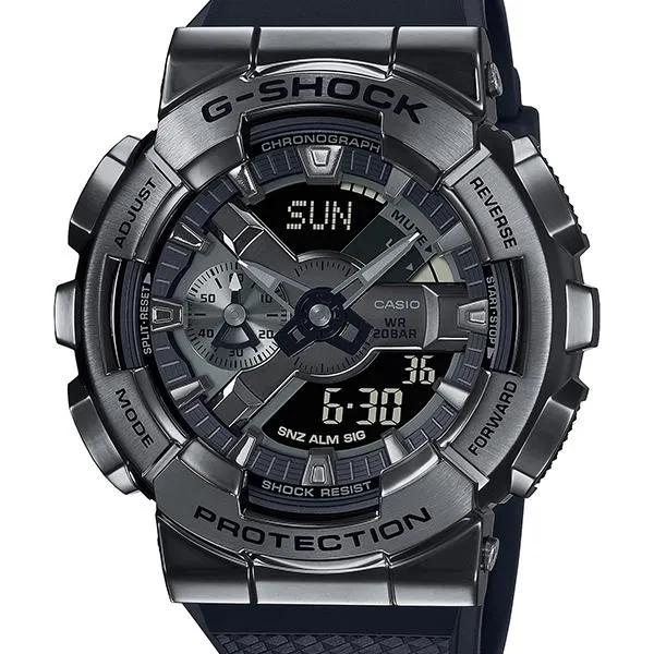 Reloj CASIO GM-110BB-1AJF G-SHOCK con revestimiento de metal negro para hombre