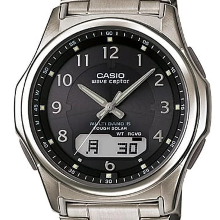 Reloj Casio WVA-M630TDE-1AJF con receptor de ondas, correa de titanio, 6 estaciones de radio mundiales, reloj solar